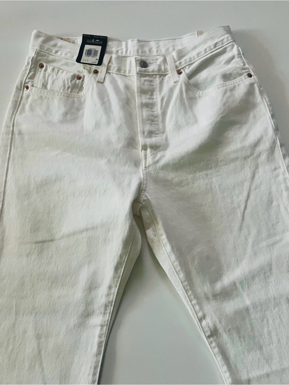 Levi’s Classic Straight Leg White Men's 501 Button-Fly Jeans 30x31